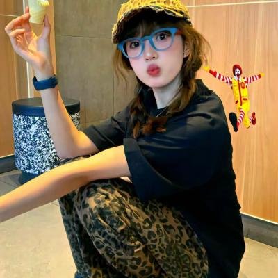好女三头瞒